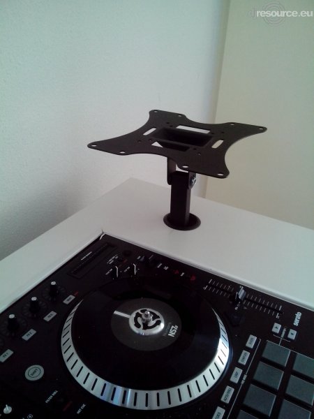 Our MEMBERS can Enlarge : D-One DJ Booth