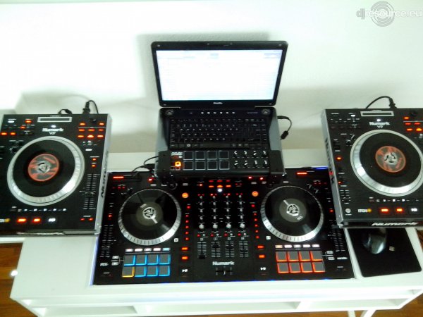 Our MEMBERS can Enlarge : D-One DJ Booth