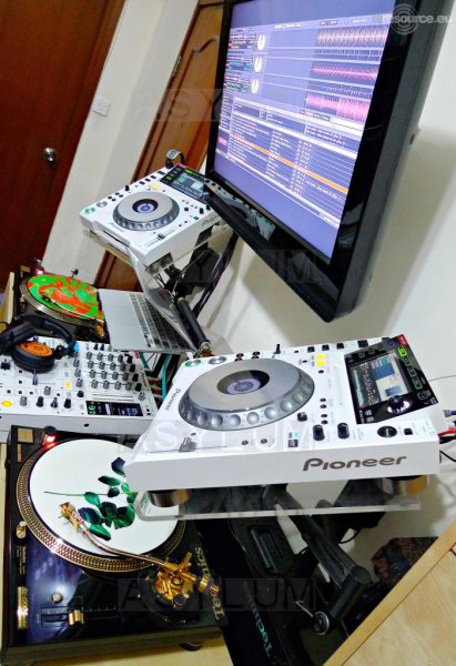 Our MEMBERS can Enlarge : sl1200ltd DJ Booth
