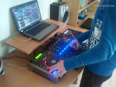 Our MEMBERS can Enlarge : Dj Booth 2012