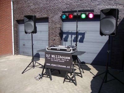 Our MEMBERS can Enlarge : Drive-in show