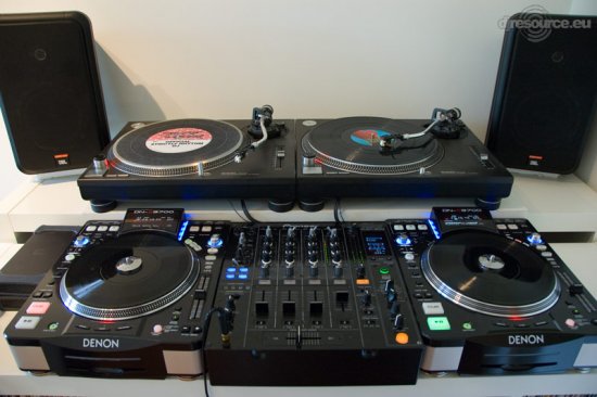 Our MEMBERS can Enlarge : Groovy Louis' DJ-set clos-up