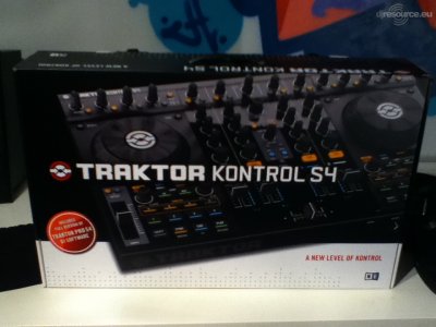 Our MEMBERS can Enlarge : Kontrol S4 Box