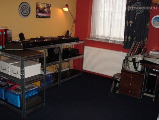 Our MEMBERS can Enlarge : Mijn DJ 'Meubel'