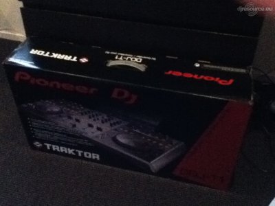 Our MEMBERS can Enlarge : Pioneer DDJ-T1 in box