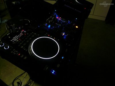 Our MEMBERS can Enlarge : TH3llC dj booth