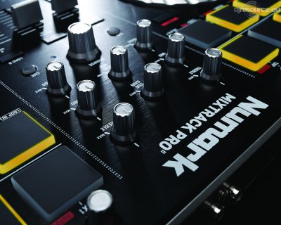 Our MEMBERS can Enlarge : Numark MIXTRACK PRO II Controllers MIDI