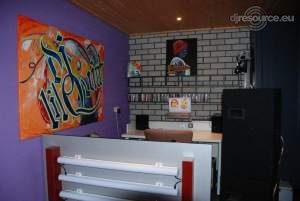 Full Studio