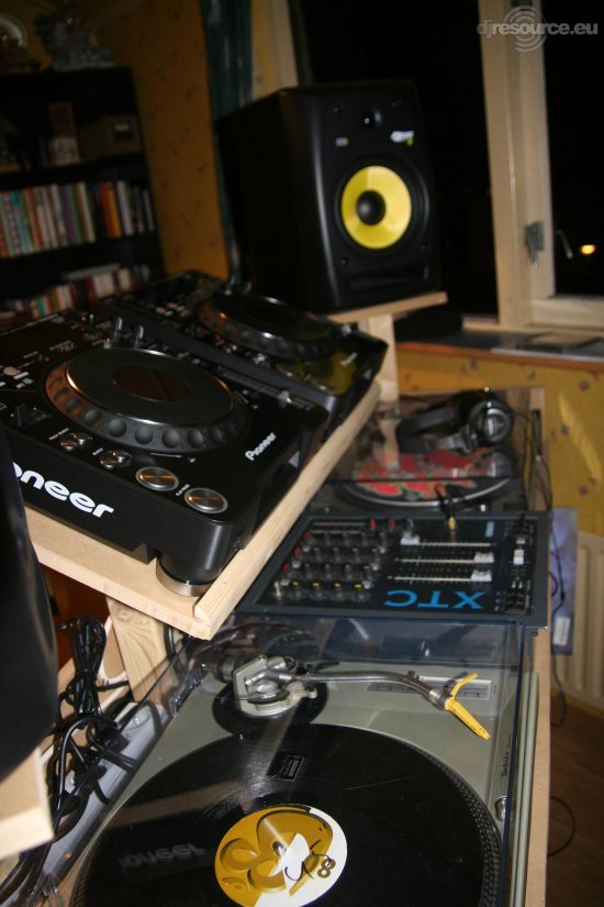 Our MEMBERS can Enlarge : DanielD's DJ BOOTH