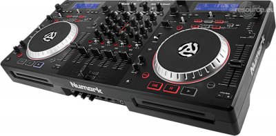 Numark MIXDECK QUAD All-in-One System