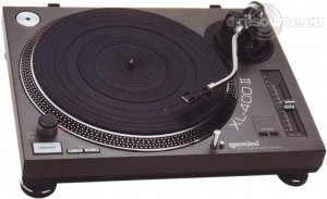 Gemini XL-400 II Turntable