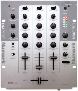 Numark DM 2050 Mixer