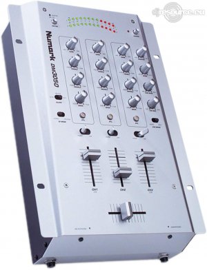 Numark DM 3050 Mixer