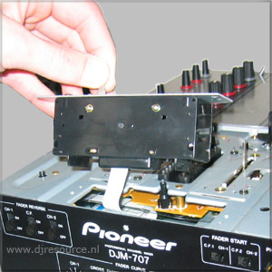 Pioneer DJM-707  Crossfader Remove