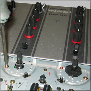 Pioneer DJM-707 Unscrew Tranform Switch