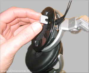 Pioneer HDJ-1000 remove the metal cable lock